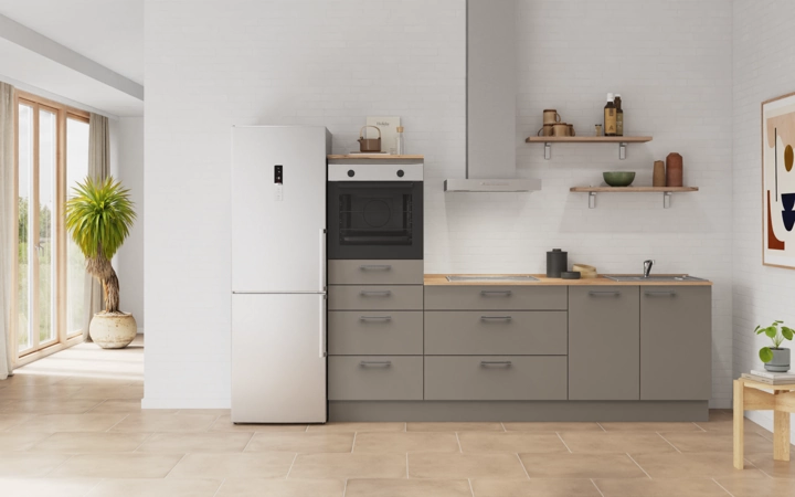 Cuisines Elite Cuisine linéaire 240 cm électroménagers inclus planning 18 0
